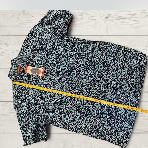 Men's  Hawaiian Islands Shirt - Picture 4 of 6